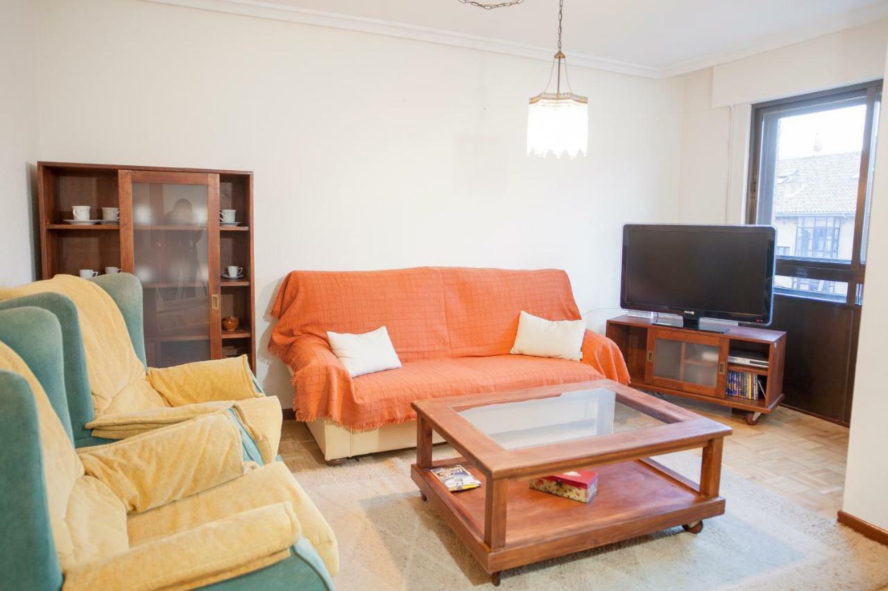 Housingleon - Muralla Luaran gambar